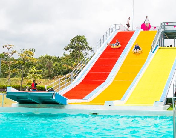 Play at Treasure Bay Bintan, Treasure Bay Bintan is a one-stop attraction park that has a variety of recreational and sporting activities suitable for all ages from dawn till dusk