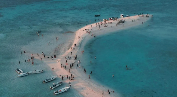 Taka Makasar - Snorkeling & Chill at the Beach