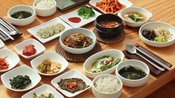 Lunch: Korean BBQ (Hongdae)
Enjoy a teen-favorite Korean BBQ experience with beef bulgogi, grilled pork, and sides.