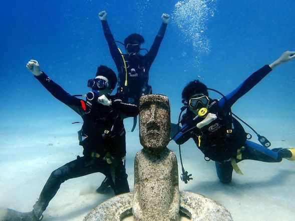 體驗項目:
每人:
10分鐘 填寫報名表單及保險
15分鐘 體驗潛水陸上教學簡報
15分鐘 換上輕裝
10分鐘 跟著教練騎機車至海邊
15分鐘 淺水區適應呼吸及練習技巧
30分鐘 循序漸進緩慢下潛、與海底生物共遊合照
10分鐘 上岸騎車返回潛水中心
15分鐘 盥洗、教練告知取照片流程
私享專屬體驗服務:《《需提早30分到場》》
10分鐘 填寫報名表單及保險
15分鐘 體驗潛水陸上教學簡報
15分鐘 換上輕裝
10分鐘 跟著教練騎機車至海邊
15分鐘 淺水區適應呼吸及練習技巧
60分鐘 循序漸進緩慢下潛、與海底生物共遊合照
10分鐘 上岸騎車返回潛水中心
15分鐘 盥洗、教練告知取照片流程