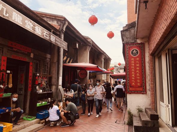 08:00台中火車站 (中欣商務旅館<建國路>)
08:10-08:20台中市舊市區飯店
08:30高鐵台中站 (7號出口警察服務櫃台前)
八卦山脈生態遊客中心&天空步道(1小時20分)
【3-4月更改為八卦山脈生態遊客中心&八卦山賞鷹平台】
鹿港老街+午餐(2小時30分)
卡里善之樹(40分)
今夜星辰休閒農場(1小時)
返回台中市區各接送點