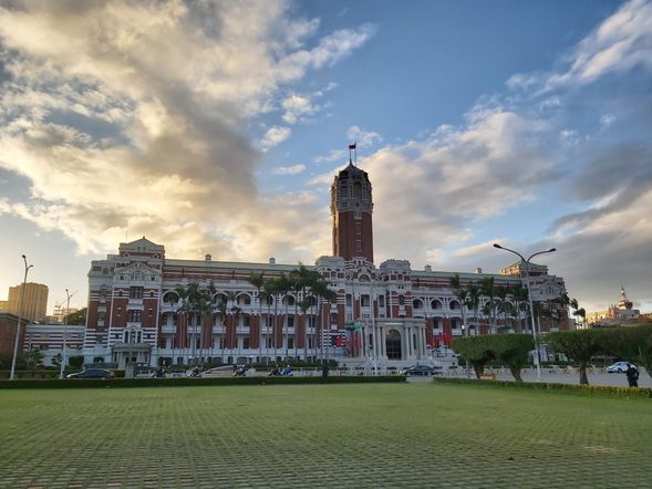 08:40-08:45總統府(行車經過)