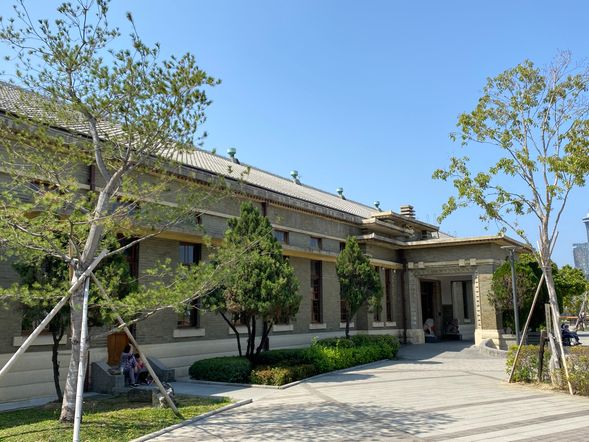 帝國製糖廠台中營業所外観+ 台糖湖濱生態歩道散策