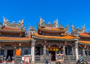 三峡清水祖師廟 見学
台湾を代表する芸術的な寺院を見学。
三峡名物「金牛角」(各自負担)もお楽しみください。