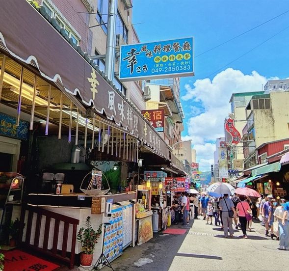 伊達邵商店街にて【自由昼食】&散策 (約60分)
