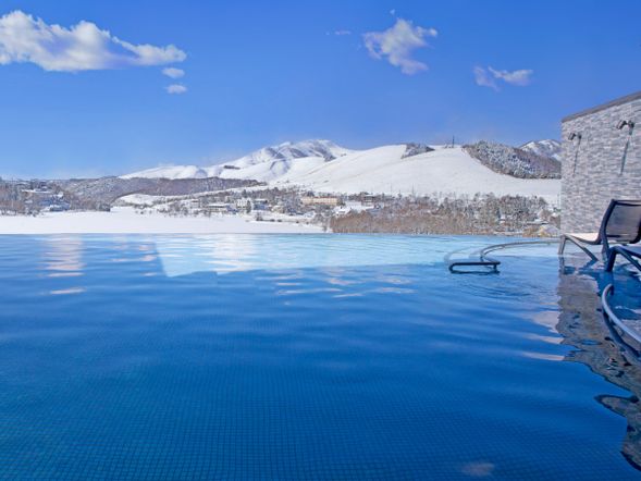 ประสบการณ์ออนเซ็นสุดพิเศษ — แช่ตัวในน้ำแร่ท่ามกลางวิวหิมะสุดงดงาม
อบอุ่น ผ่อนคลาย ละลายความเหนื่อยล้าตลอดวัน