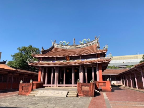 台南観光【赤崁楼、孔子廟、林デパート、台南司法博物館】