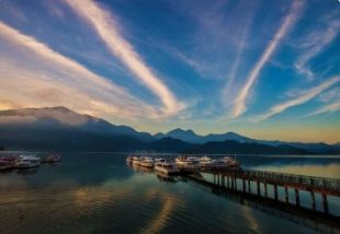 台湾好行の路線から任意で1路線を選択して往復コースの搭乗を楽しむことができます。
.台湾好行-清境線往復チケット
.台湾好行-日月潭線往復チケット
.台湾好行-阿里山線往復チケット
.台湾好行-墾丁エクスプレス往復チケット