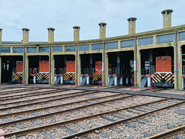 Visit the Taiwan Railway Changhua Roundhouse.