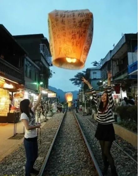 十分にて天灯上げ体験