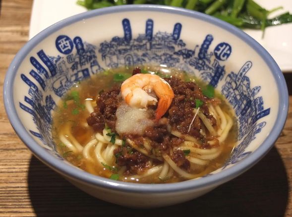 台南名物「担仔麺(タンツーメン)」の昼食 (約1時間)