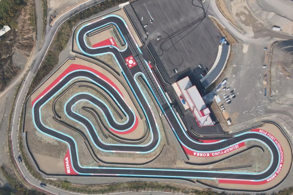 International standard kart track