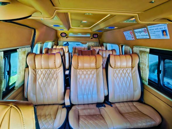 VIP 豪華 9人座保母車