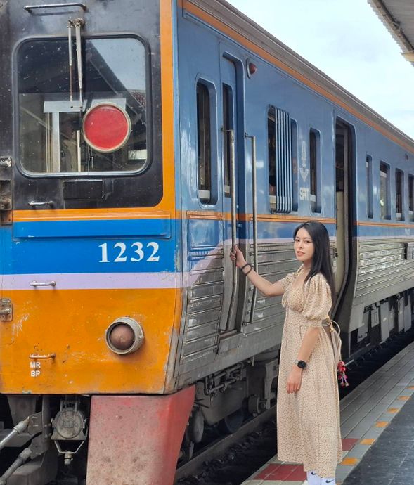 8.30 - 9.00 / 14.30 - 15.00 到酒店接前往清邁火車站