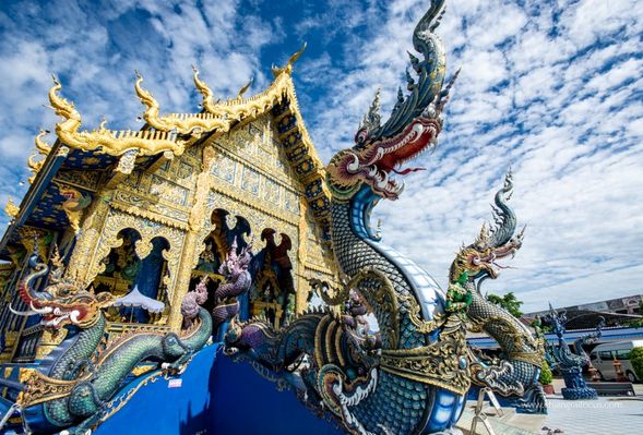 清萊藍廟 Wat Rong Suea Ten