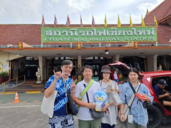 坐火車前往烹飪學校