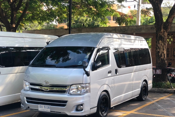 從清邁市區飯店出發,舒適專車接送(不併團)
✅車程約3小時,中途會停休息站