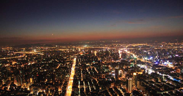台北101展望台から眺めるロマンチックな夜景