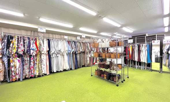 【和服歸還】請在最後歸還時間下午 5:30 前歸還和服。請注意,如果您沒有按時歸還物品,我們將向您收取滯納金。