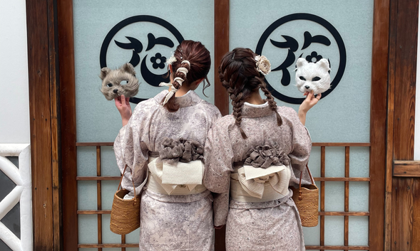 【穿上和服去觀光】地點觀光便利,租借和服後即可立即享受穿著和服漫步觀光景點的樂趣。週邊有觀光景點和餐廳,所以在歸還和服之前請穿著和服盡情散步。