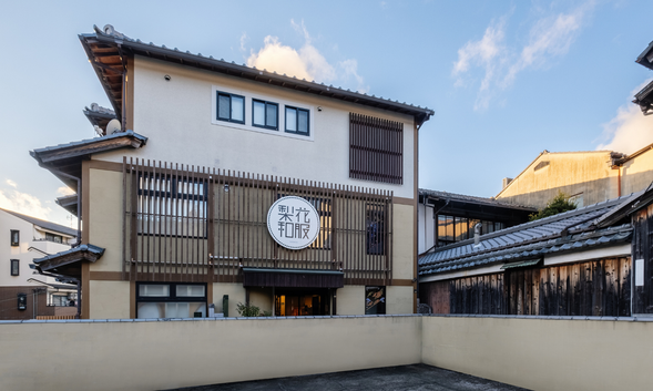 【抵達店舖】我們備有和服租借所需的所有配件,因此您可以空手前來!