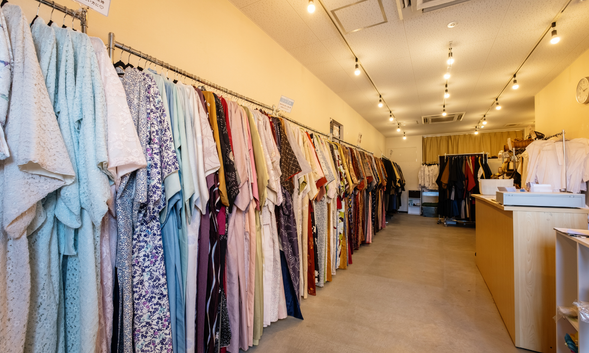 【和服歸還】請在最後歸還時間下午 5:30 前歸還和服。請注意,如果您沒有按時歸還物品,我們將向您收取滯納金。