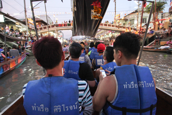 在安帕瓦夜幕中目睹令人驚豔的螢火蟲奇觀