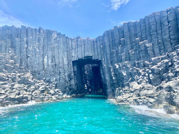 前往西吉藍洞巡航(海況不佳無法前往時更改為潮間帶體驗)