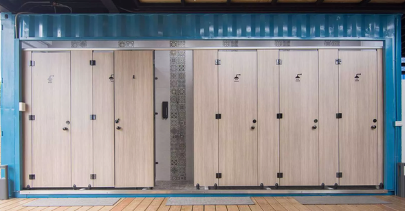 衛浴設施充足,不用擔心人擠人,從海邊回來想簡單沖洗一下都很方便