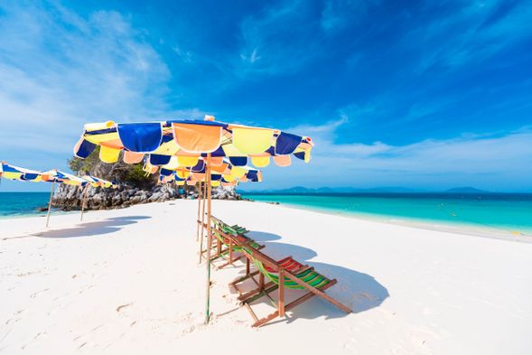 Arrive at Khai Nok Island. Last stop for the trip with a peaceful small island. Enjoy your relaxing time.