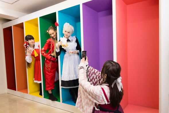 英语向导也会帮您用自己的手机拍照!敬请拍摄,留下美好回忆吧!