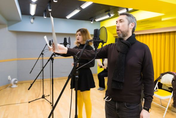 反复练习数次后,终于要正式录音了!令人紧张的瞬间!