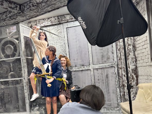 Our Standard Plan includes a 45-minute photo session with a professional photographer, who will guide you and support you in simple English!