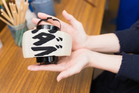 折りたたむとこんなにコンパクトに。専用の箱に入れて、体験後すぐにお持ち帰りいただけます。