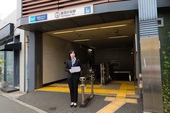 ガイドとともに「はや川ちょうちん」の工房へ移動します(徒歩約3分)。