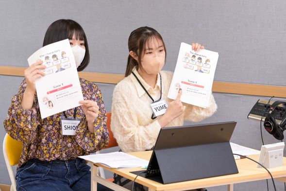 いよいよレッスン開始!マイクの前での立ち方や台本について、音のない映像にどうやって声を合わせるのか…などなど、「声優のお仕事」について現役の声優さんが分かりやすく教えてくれますよ。