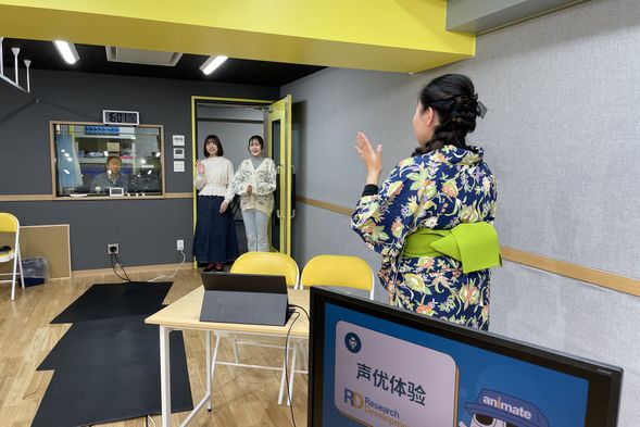 接下来,终于到了介绍今天讲师的时刻!会是什么样的课程呢?真令人期待!