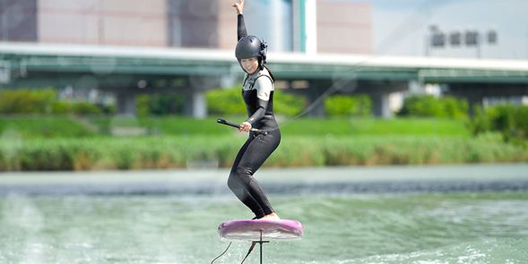 整握到重心轉移起飛,下一練習更多動作,穩定控制上升、下降;水平轉向;迴轉;越浪;Pump