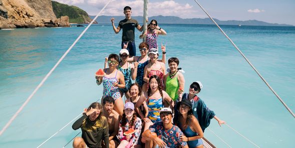 與同船好友留下與龜山島及彼此最精彩的玩樂畫面