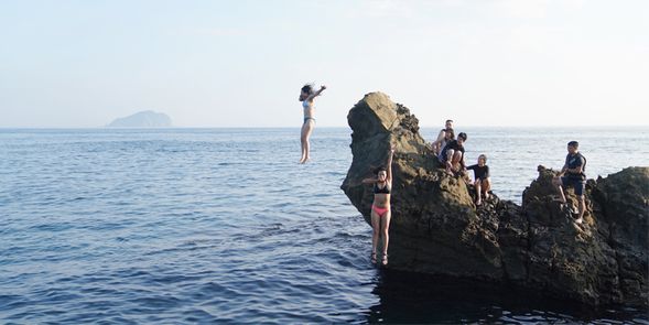 懂玩會玩喜歡玩的你,帶著你把象鼻岩玩得很毋設限