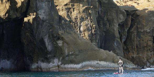 慢慢踏進象鼻岩的腳下,感受大自然的奧妙與壯闊