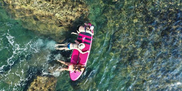 請你帶著開放的心全然的享受在海邊,開啟玩水模式,享受大海的洗禮