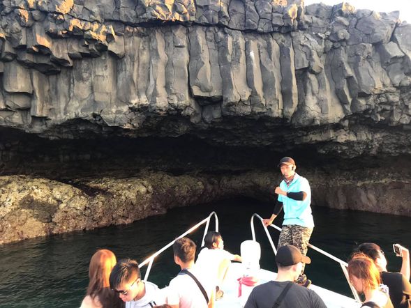 澎湖有兩個鐵鉆嶼 這是北鐵鉆 夏天最舒服的冷氣洞