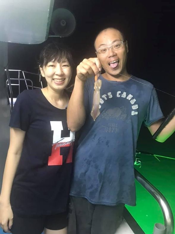 不用出到外海也可以體驗到釣小管樂趣