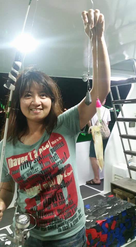 夜間海釣新鮮小管