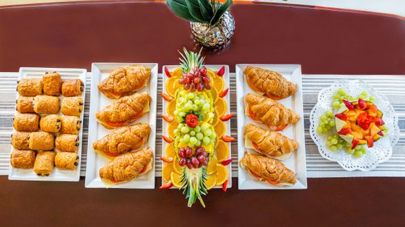 Luxury yacht cruise 3Hrs
Captain and crew
Life jackets
Music on board
Breakfast Food
Virtual tour guide via onboard speakers
Non-alcoholic drinks