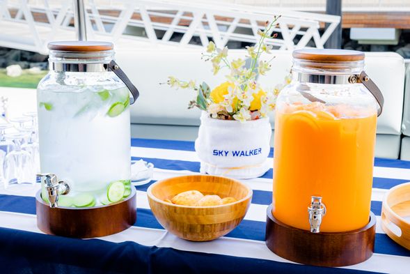 Drinks & Water
1 hr Marina Tour