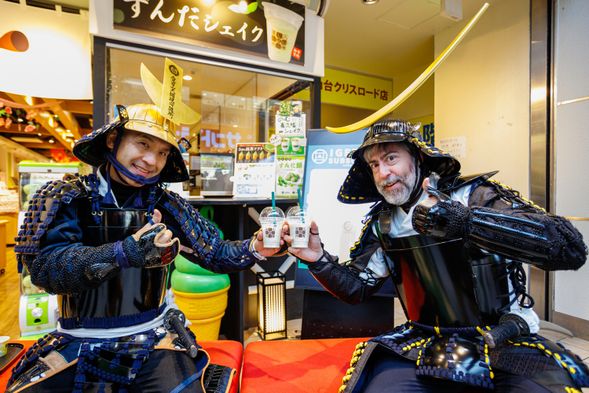 集合→体験説明→衣装着用→移動→スポット散策(三瀧山不動院、お茶の井ケ田、タイトーステーション、阿部蒲鉾)→スタジオへ移動→解散