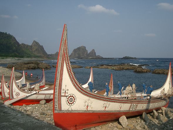 亦可選擇夏天最夯的蘭嶼「拼板舟體驗」(適用6-9月)