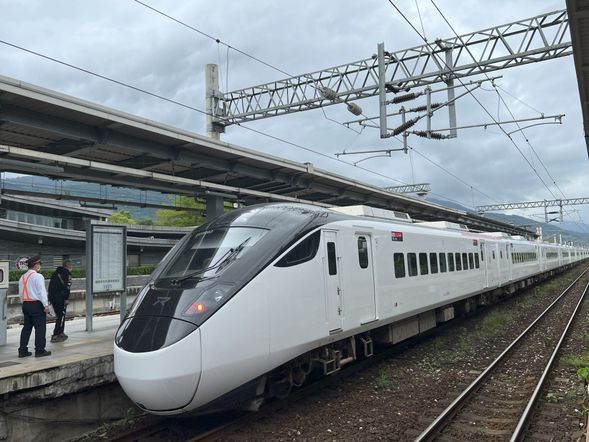 台北車站集合出發→搭乘火車~鐵道風光欣賞東部山海美景風光